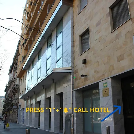 America Hotel *