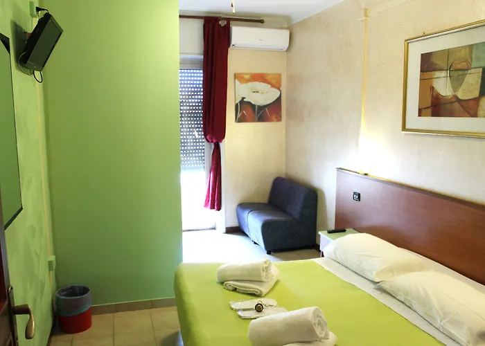 America Hotel *